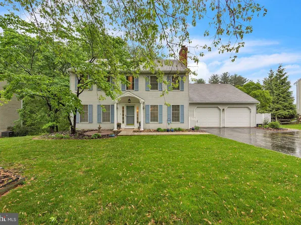 304 Bishop Morgan Ct, Downingtown, PA 19335