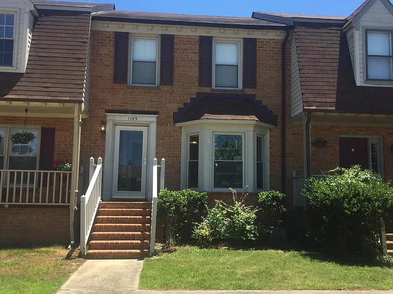 1749 Volvo Pkwy — Photo 4