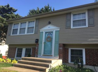 21 Dogwood Ln, Turnersville, NJ 08012