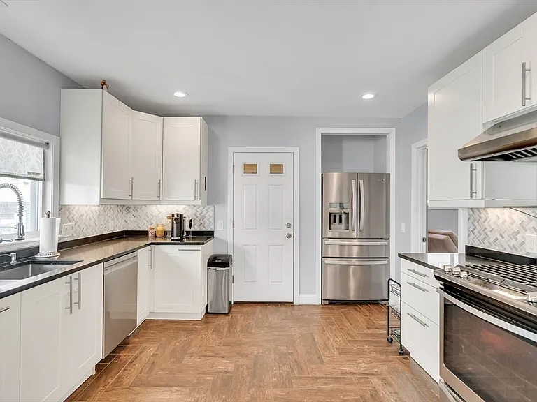 11 Lexington St #11 — Photo 2