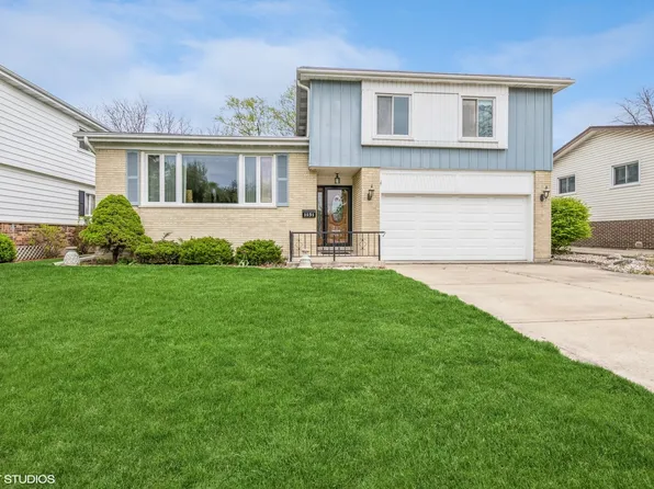 1131 S Summit Ave, Villa Park, IL 60181