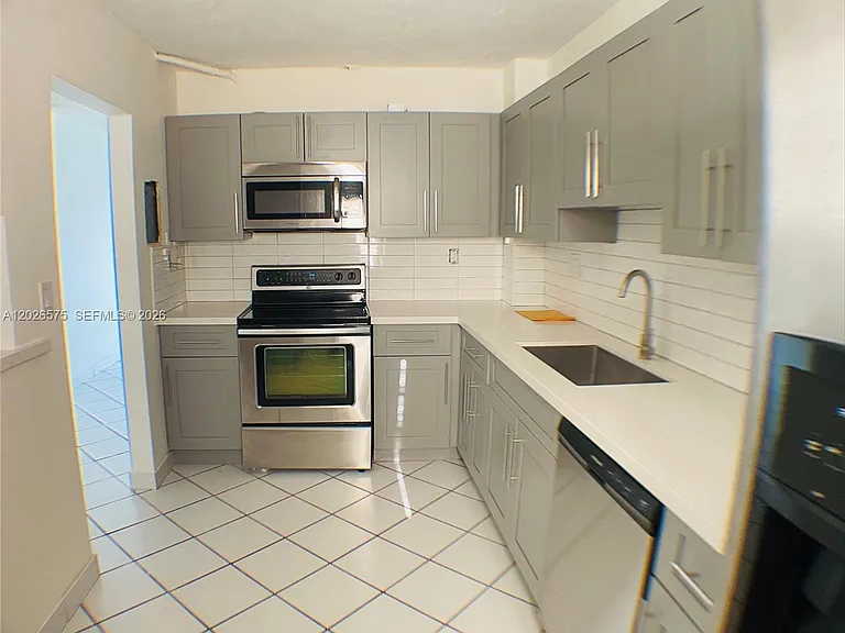 12590 NE 16th Ave #610 — Photo 5