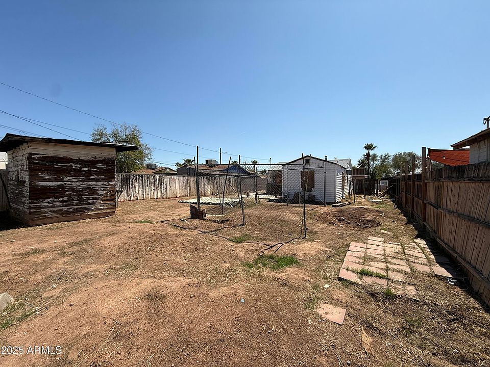 2nd image of 1918 E CYPRESS Street