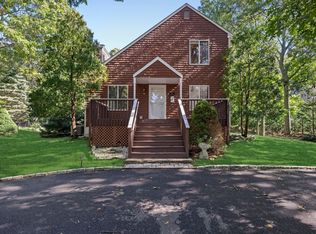 16 Collingswood Dr, Sag Harbor, NY 11963