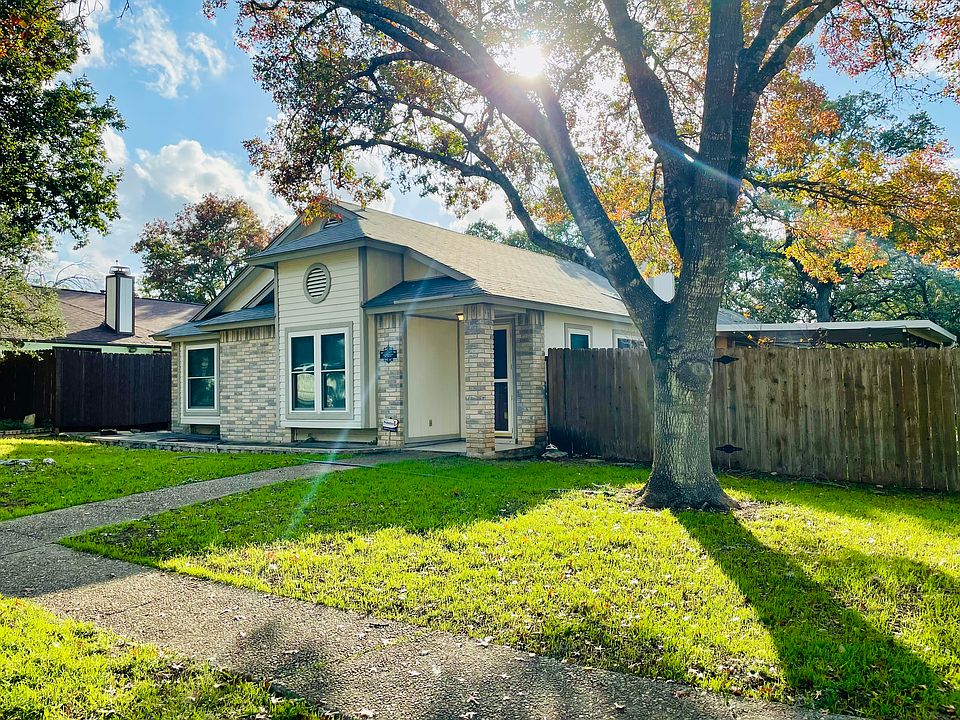 1st image of 11247 Woodridge Blf