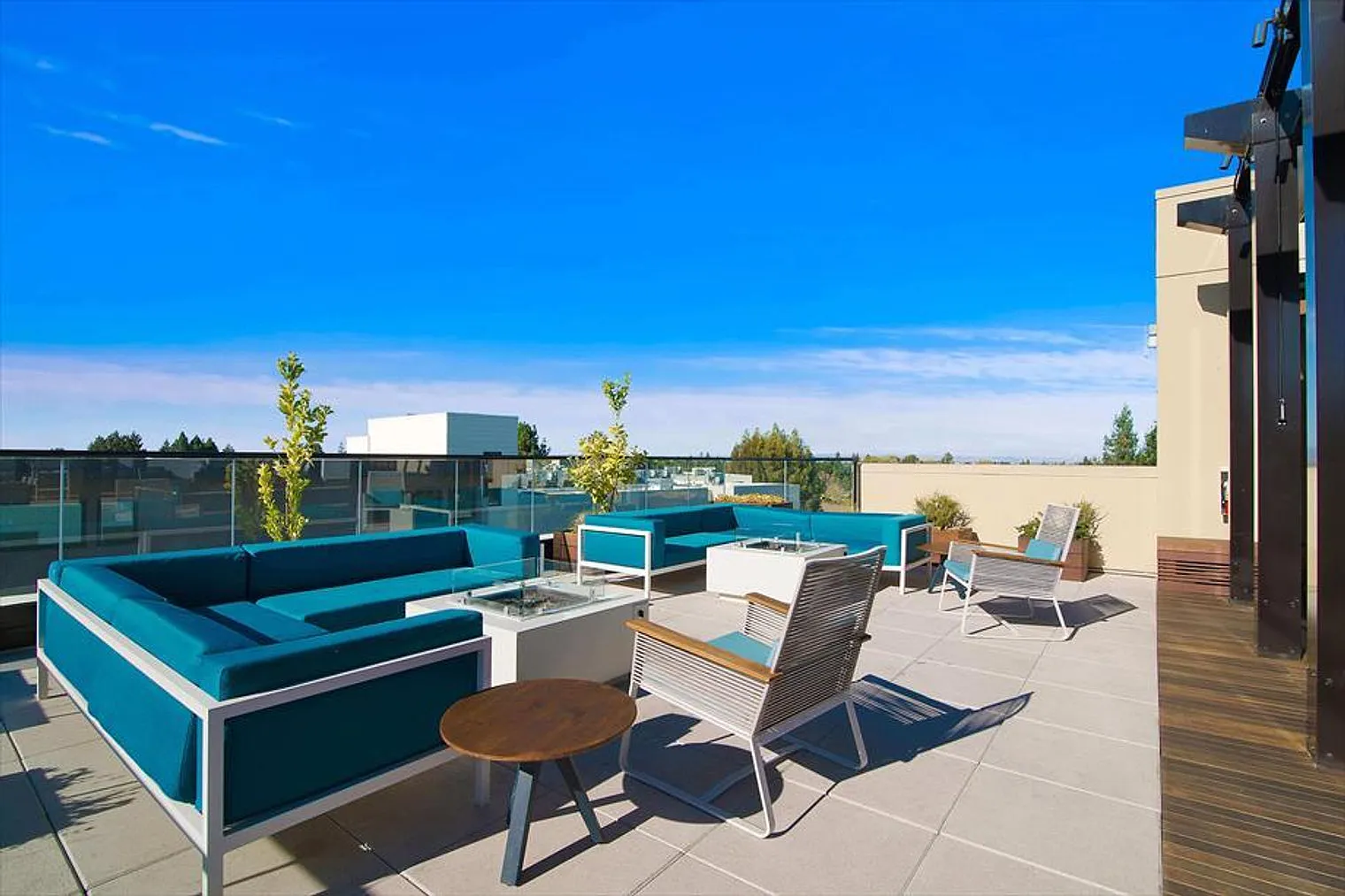 2 bed, 2.0 bath, 1097 sqft, $12,225 — Photo 3