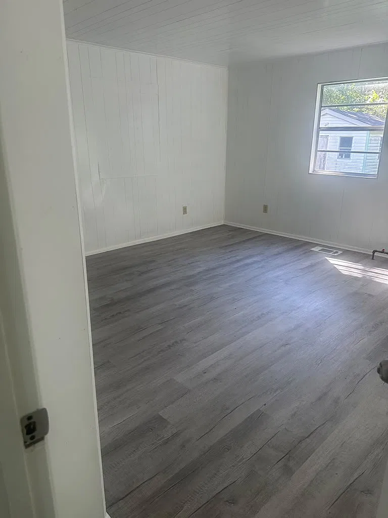 5 bed, 2054 sqft, $1,400 — Photo 4