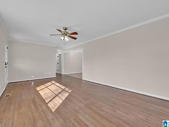 4th image of 4510 Silver Lake Rd