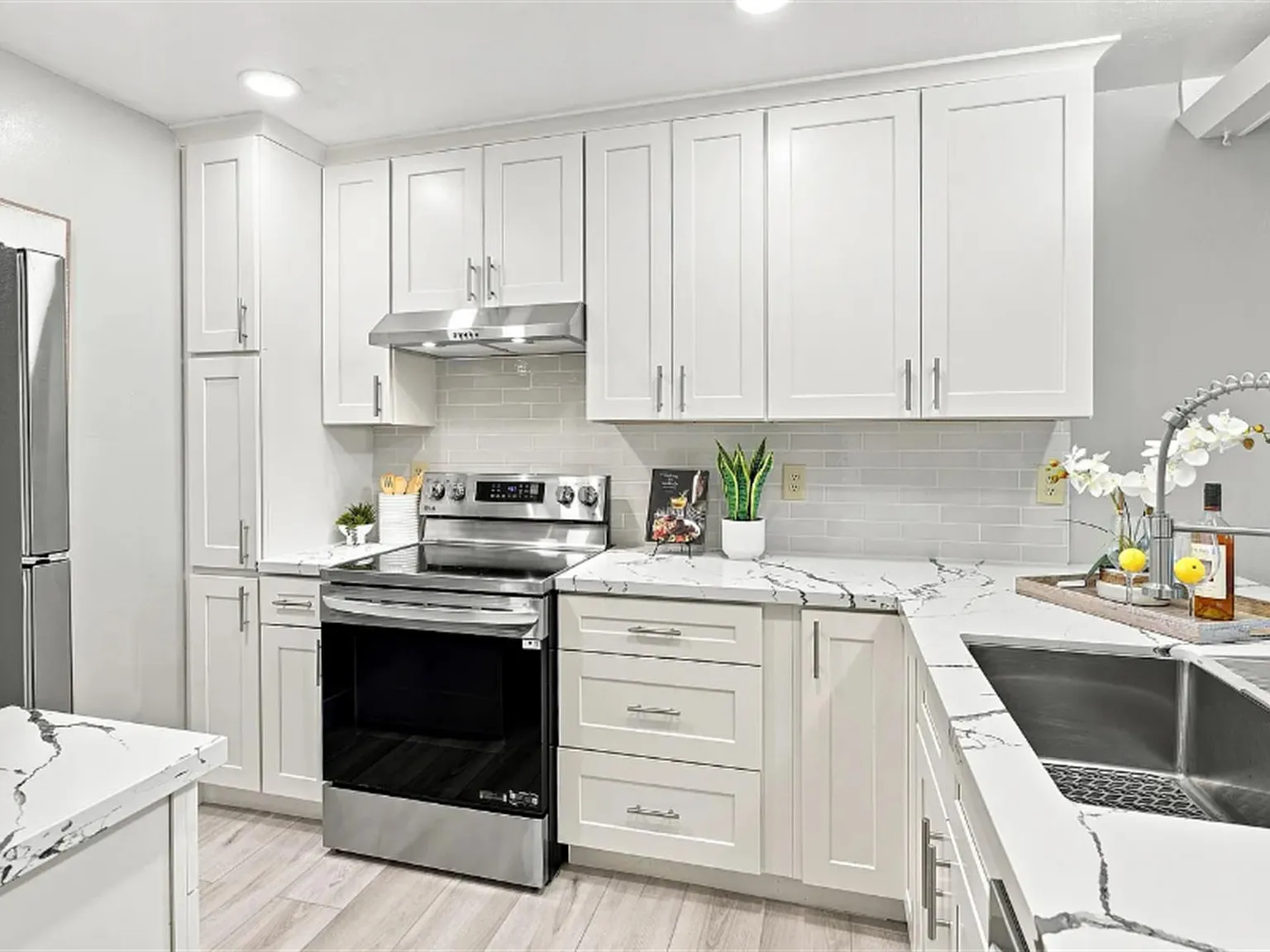 2 bed, 1342 sqft, $4,000 — Photo 1