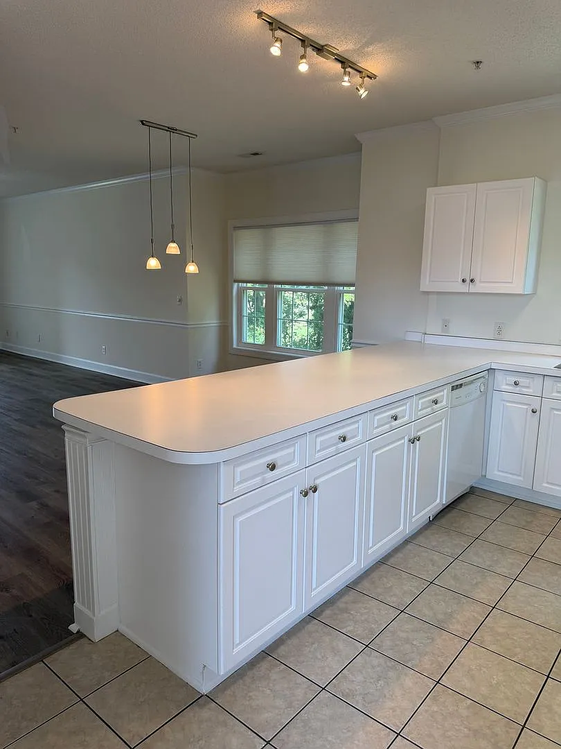50% off first months rent!! Spacious 3-Bedroom, 2-Bath Condo in Magnolia North at Myrtlewood with... — Photo 4