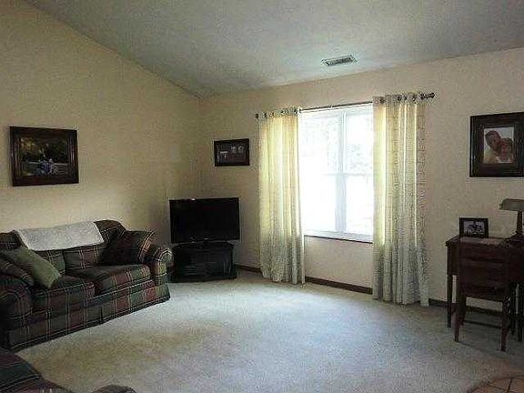 4th image of 575 Penright Ct