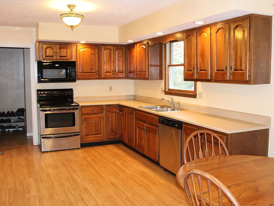 1020 Old Springfield Pike, Xenia, OH 45385 Zillow