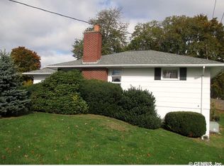 34 Drake Dr, Rochester, NY 14617