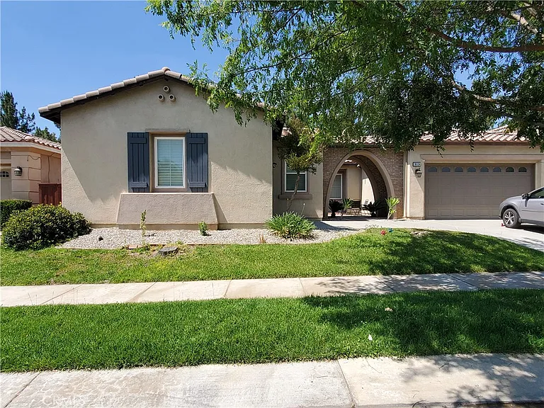 36124 Eagle Ln — Photo 1