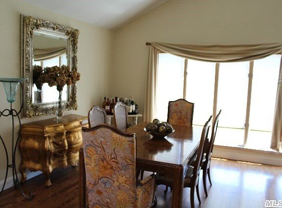 4th image of 15950 86th St