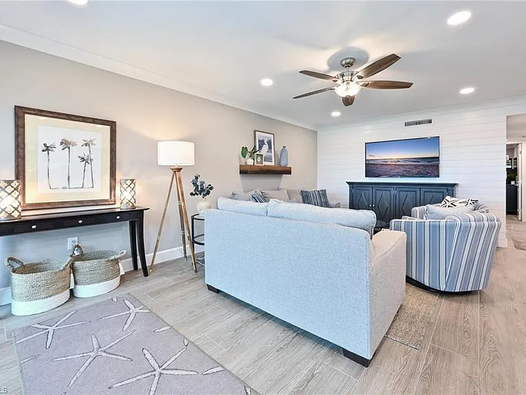 3200 Gulf Shore Blvd N #308 — Photo 8