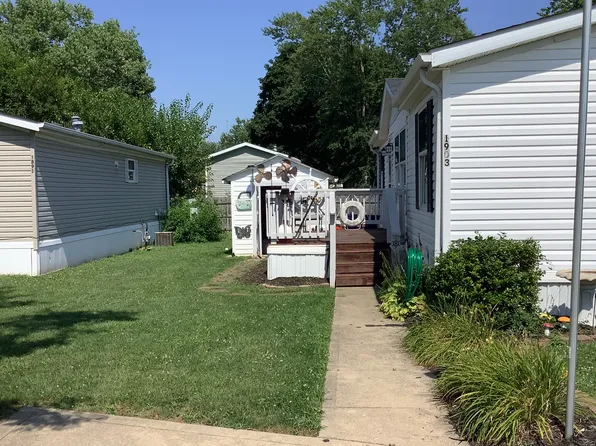 1903 Eastwood St #138, Greenwood, IN 46143