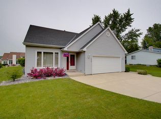 3930 E Elm Rd, Oak Creek, WI 53154