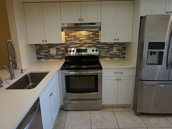 3rd image of 9871 Alabama St APT 5