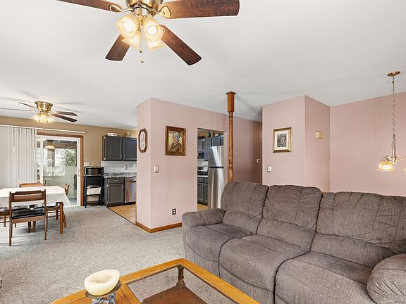 4th image of 72 Louise Street