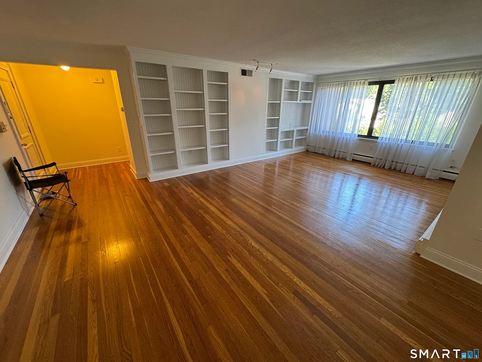 2 bed, 1.5 bath, 1206 sqft, $2,100 — Photo 3
