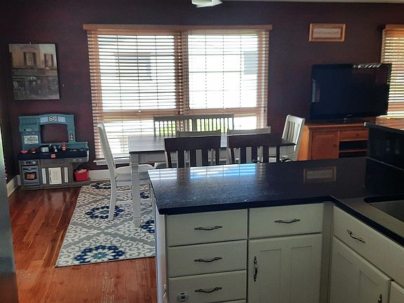 2nd image of 2681 Julianne Dr