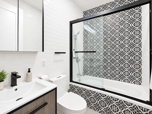 4th image of 750 Macdonough St APT 1