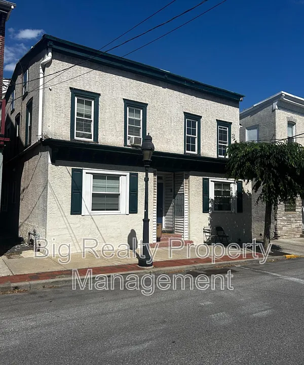 29 N Main St #4A