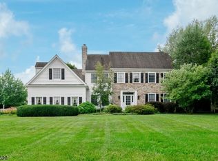 302 Parker Rd, Bloomsbury, NJ 08804