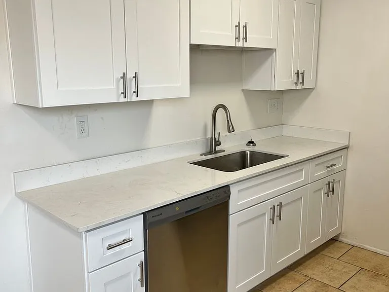 Catalina View Apartments — Photo 74