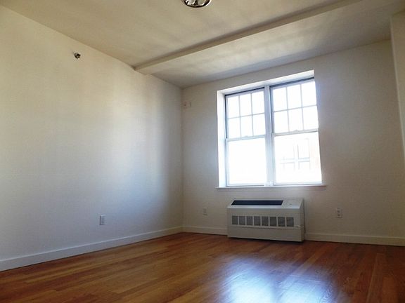 4th image of 83 Grand Ave