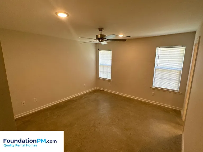 310 Chestnut St — Photo 8
