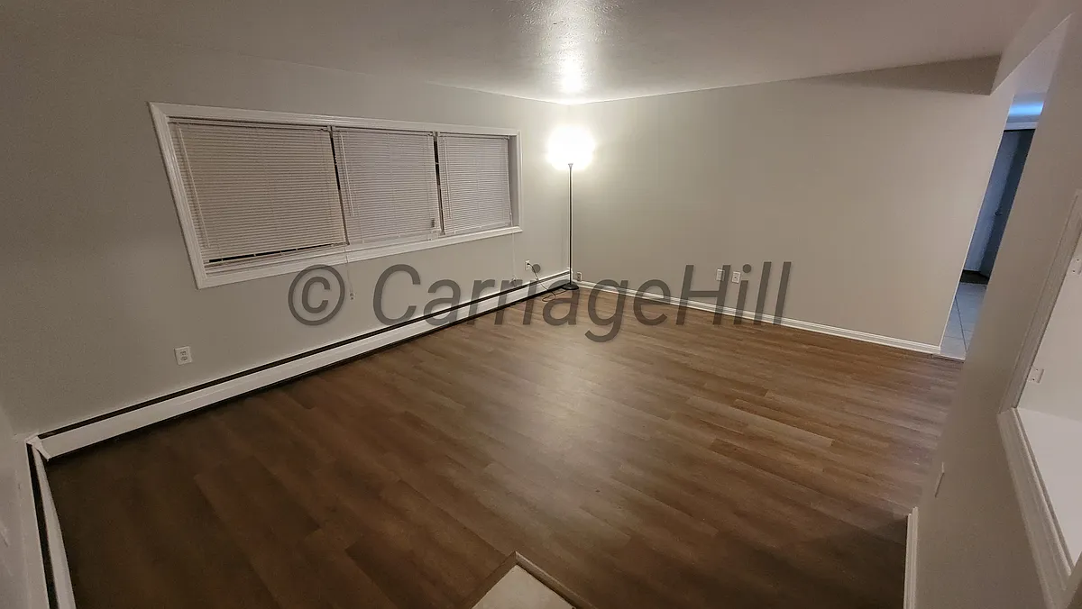 Building Photo - 1011 Carriage Hill Dr #0