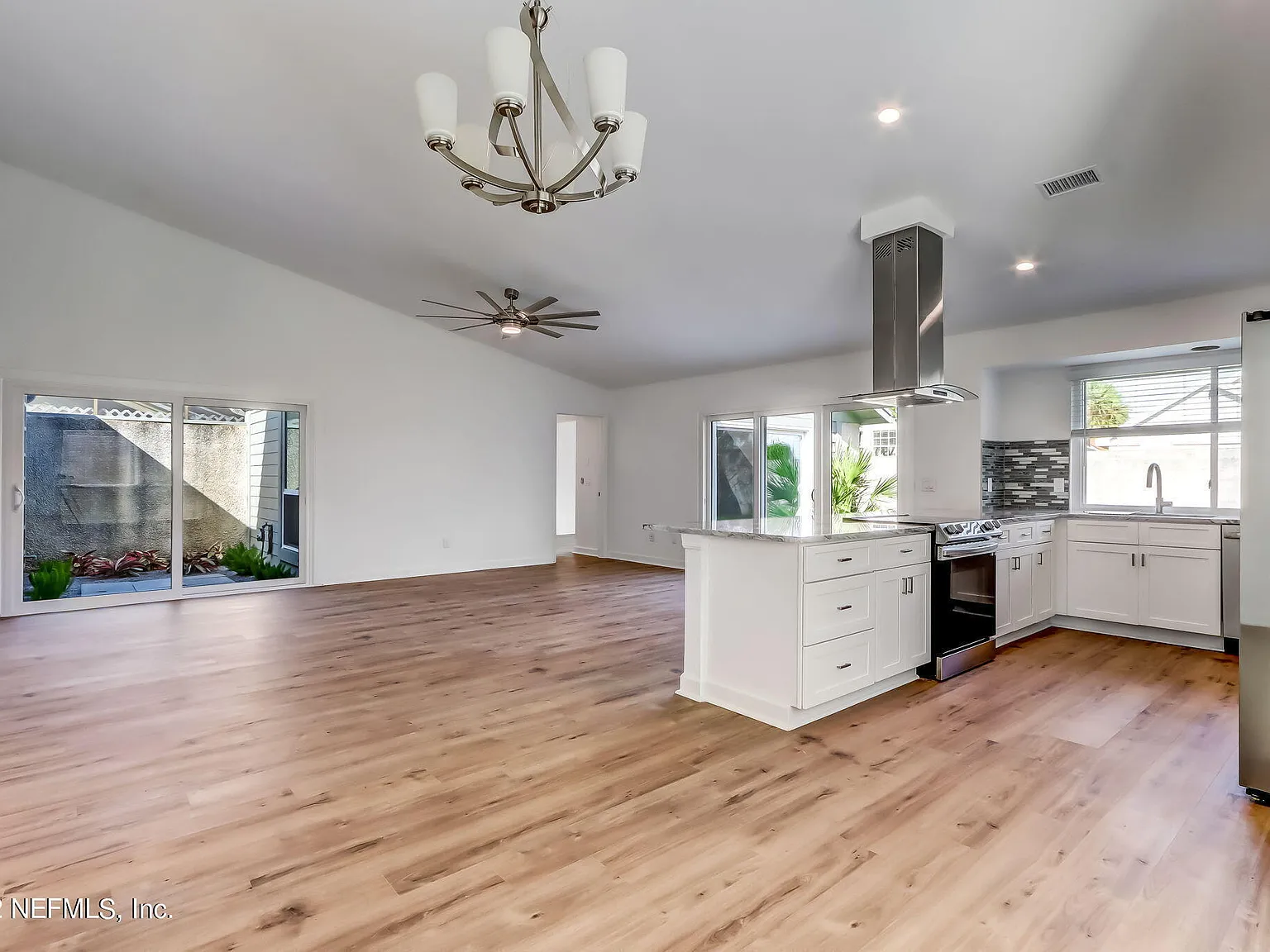 3 bed, 2.0 bath, 1520 sqft, $4,500 — Photo 4