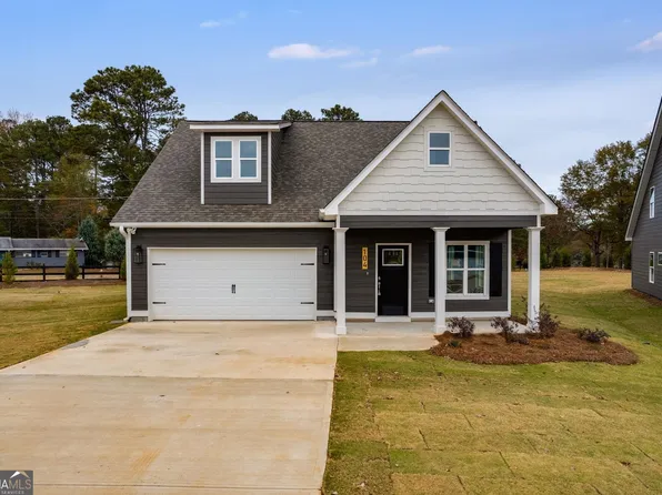 104 Cedarcrest Dr, Carrollton, GA 30117