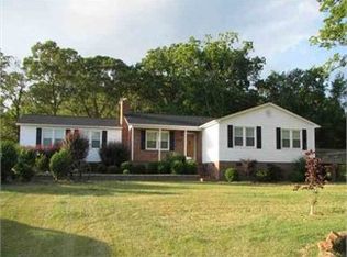 843 Kellett Rd, Gray Court, SC 29645