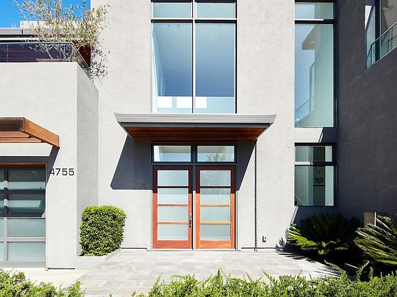 2nd image of 4755 Paradise Drive