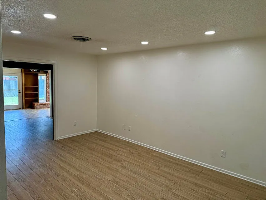 3 bed, 1626 sqft, $1,850 — Photo 2