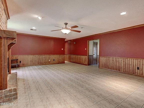 5th image of 109 Oak Coulee Dr