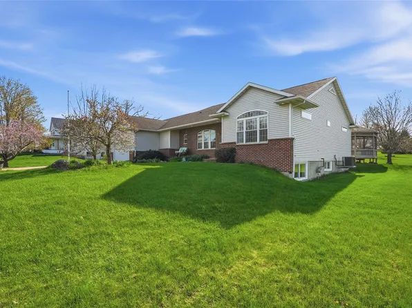 6500 White Gate Ct, Marion, IA 52302