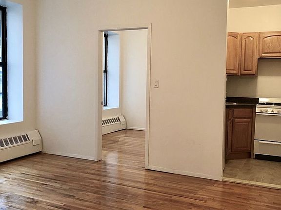 4th image of 306 W 51st St APT 3C
