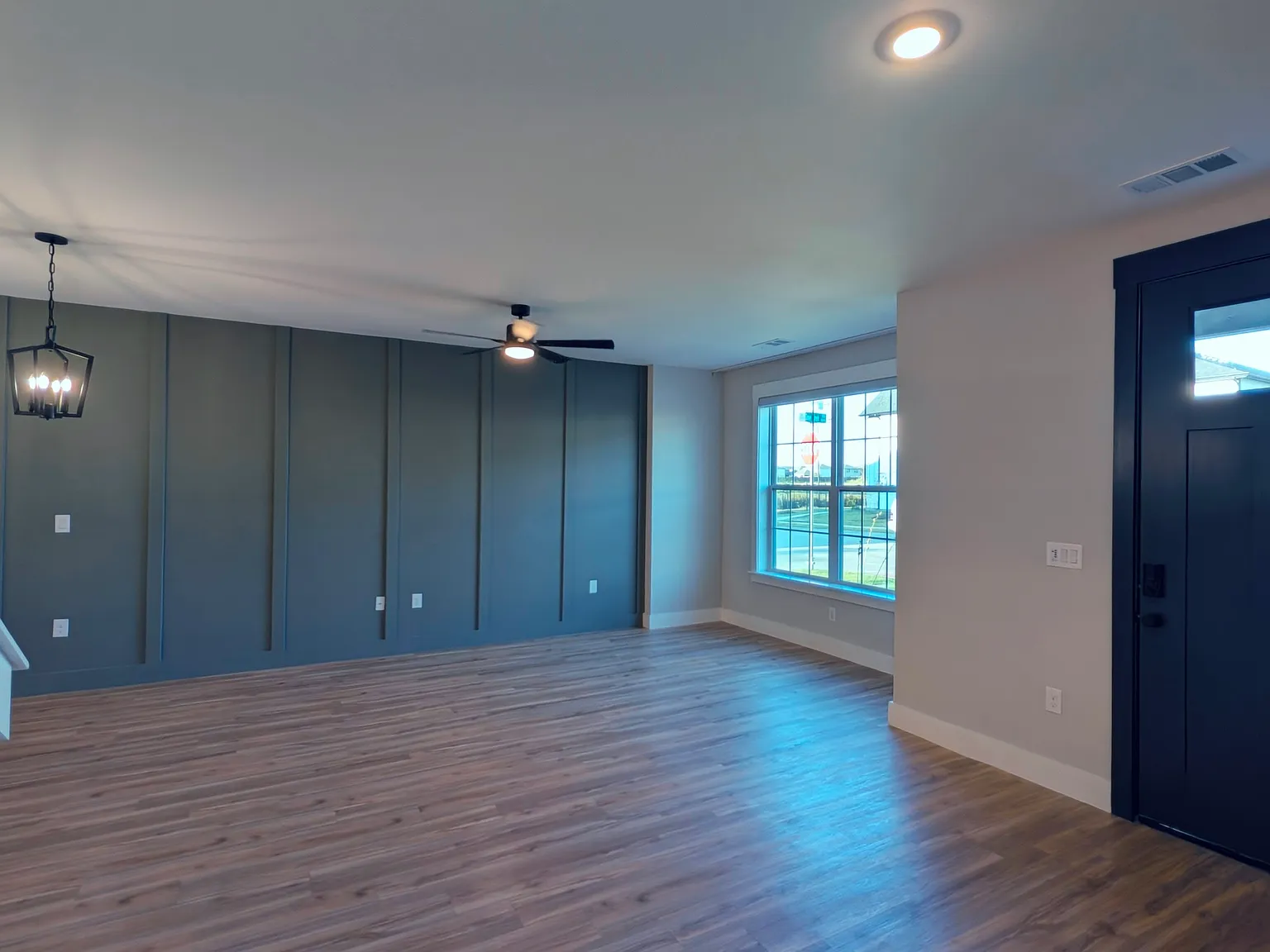 3 bed, 1962 sqft, $2,250 — Photo 3
