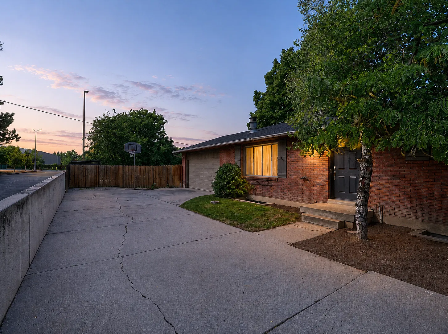 4 bed, 1876 sqft, $3,100 — Photo 2