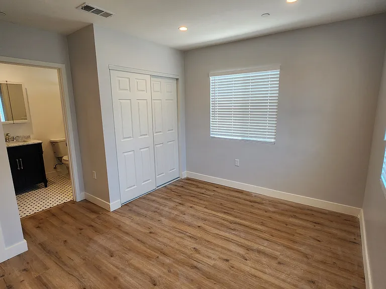 1692 University Dr — Photo 6