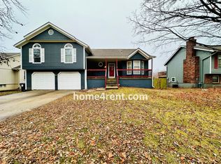 315 SE Timbercreek Ln, Lees Summit, MO 64063