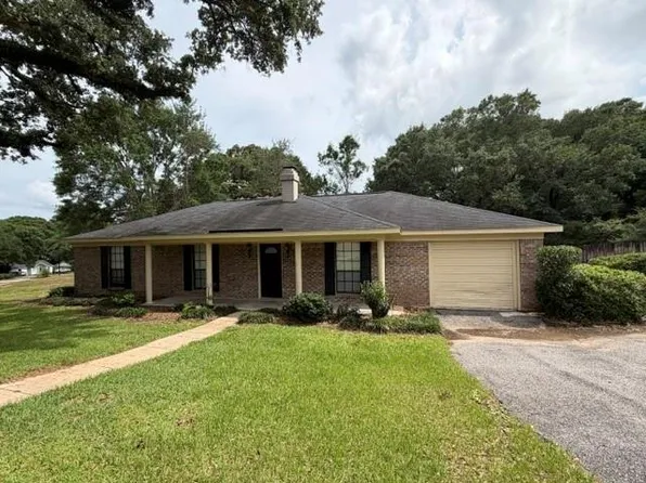 5901 Ole Mill Rd, Mobile, AL 36609