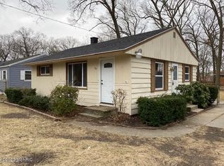 325 W Norton Ave, Norton Shores, MI
