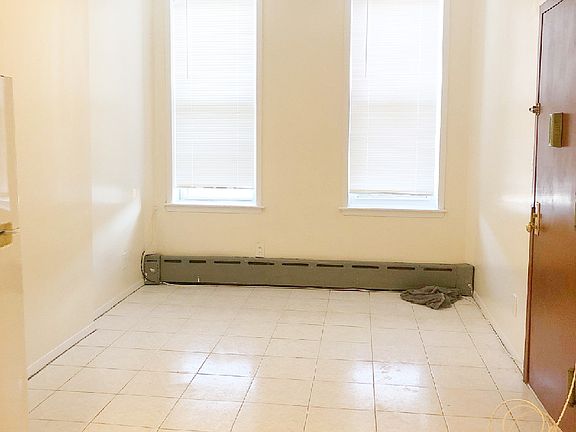 3rd image of 26-20 Hoyt Ave S #1D