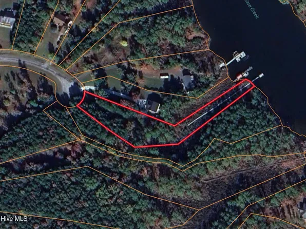 141 Seaview Court, Bath, NC 27808