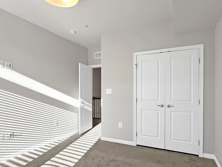 3201 Tribune Ct — Photo 5